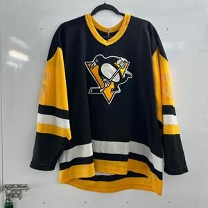 VTG Black and yellow vintage NHL Pittsburgh Penguins jersey